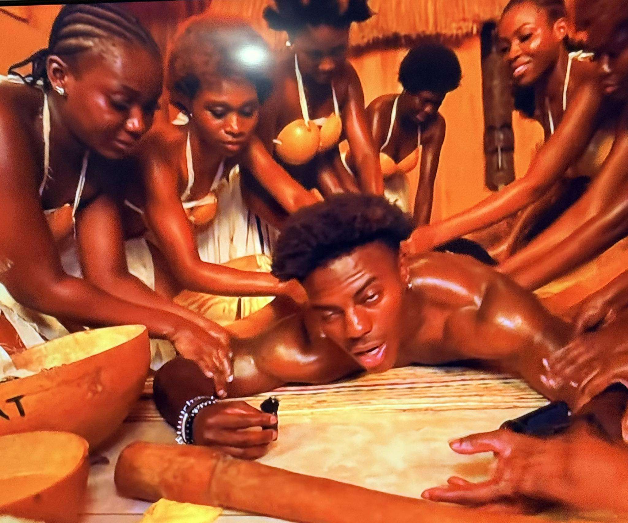 619984840_906477358723508_7710643124562193651_n (1)